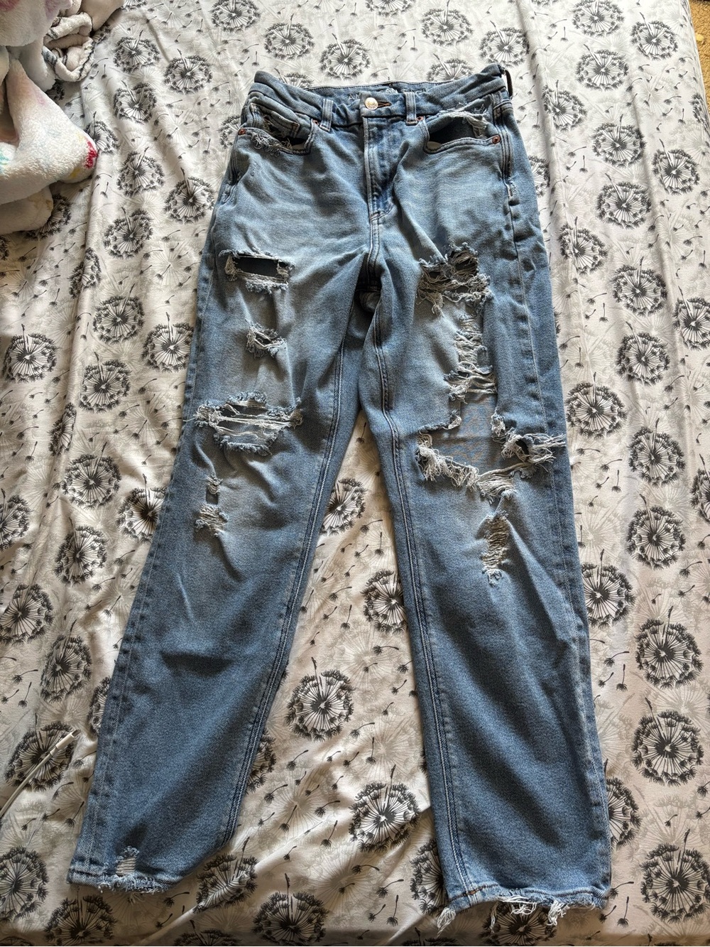American Eagle curvy mom Jean Women’s Distressed Blue Ripped Jeans